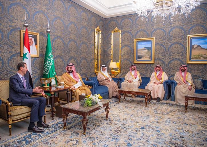 سمو ولي العهد يلتقي الرئيس السوري على هامش القمة العربية في البحرين