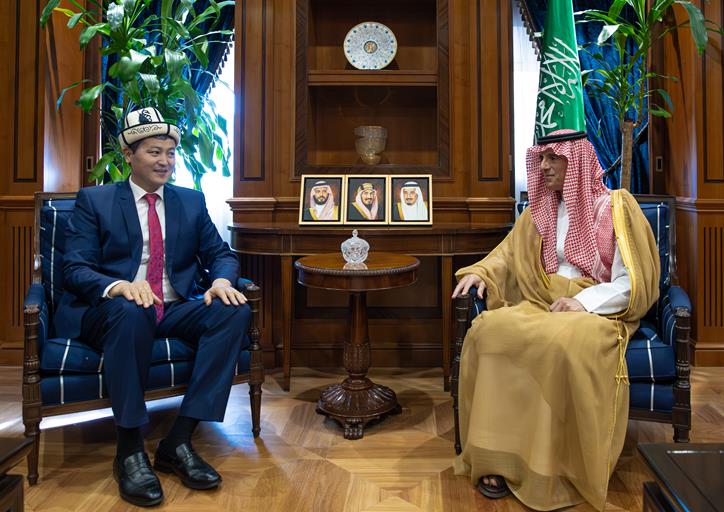 معالي وزير الدولة للشؤون الخارجية عضو مجلس الوزراء ومبعوث شؤون المناخ يستقبل سفير الجمهورية القيرغيزية لدى المملكة