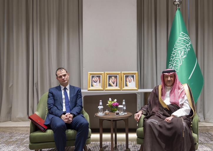 معالي نائب وزير الخارجية يلتقي وزير شؤون الشرق الأوسط وشمال أفريقيا وأفغانستان وباكستان بوزارة الخارجية البريطانية