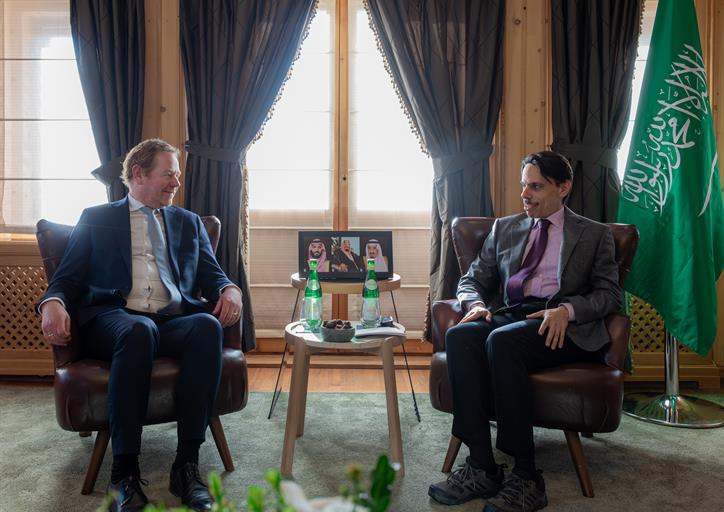 سمو وزير الخارجيه يلتقي وزير خارجية هولندا