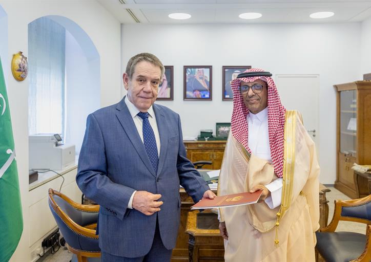  سمو وزير الخارجية يتلقى رسالة خطية من وزير خارجية روسيا 