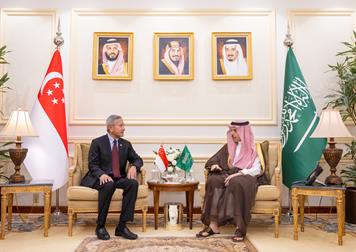 سمو وزير الخارجية يستقبل وزير خارجية جمهورية سنغافورة