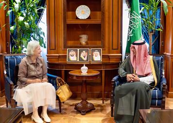  معالي وزير الدولة للشؤون الخارجية عضو مجلس الوزراء ومبعوث شؤون المناخ يستقبل سفيرة البرتغال لدى المملكة
