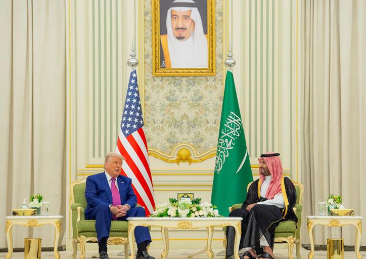 سمو ولي العهد والرئيس الأمريكي يرأسان أعمال القمة السعودية الأمريكية ويوقعان وثيقة الشراكة الاقتصادية الإستراتيجية بين حكومتي البلدين