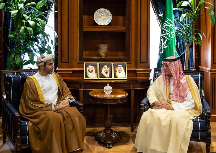 وزير الدولة للشؤون الخارجية يستقبل سفير سلطنة عمان لدى المملكة