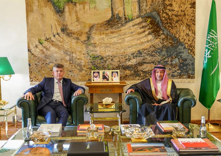 معالي نائب وزير الخارجية يستقبل وفدًا من لجنة الشؤون الخارجية والدفاع في مجلس الشيوخ الفرنسي