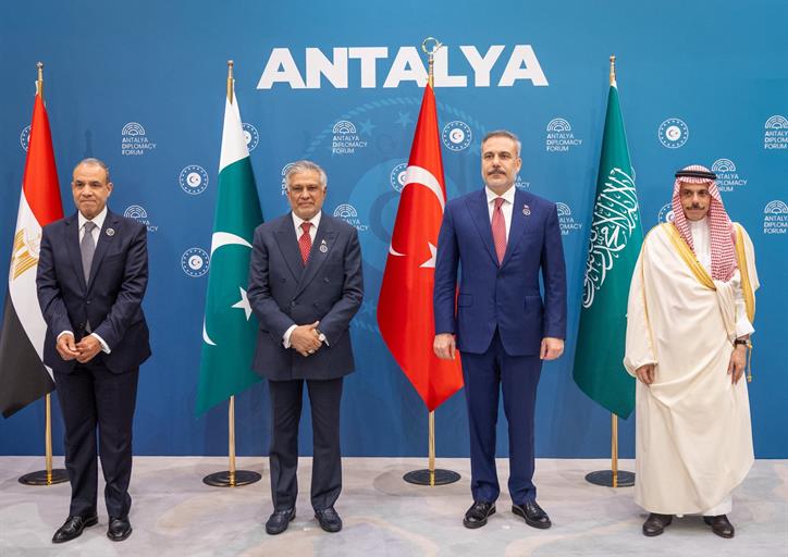 سمو وزير الخارجية يشارك في الاجتماع الوزاري الرباعي في أنطاليا