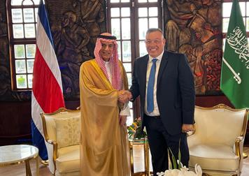 معالي وزير الدولة للشؤون الخارجية عضو مجلس الوزراء ومبعوث شؤون المناخ يلتقي النائب الأول لرئيسة جمهورية كوستاريكا