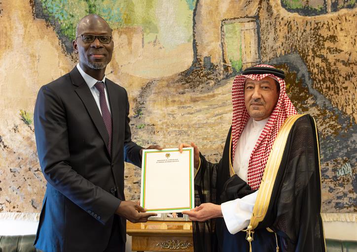 سمو ولي العهد يتلقى رسالة خطية من رئيس جمهورية السنغال