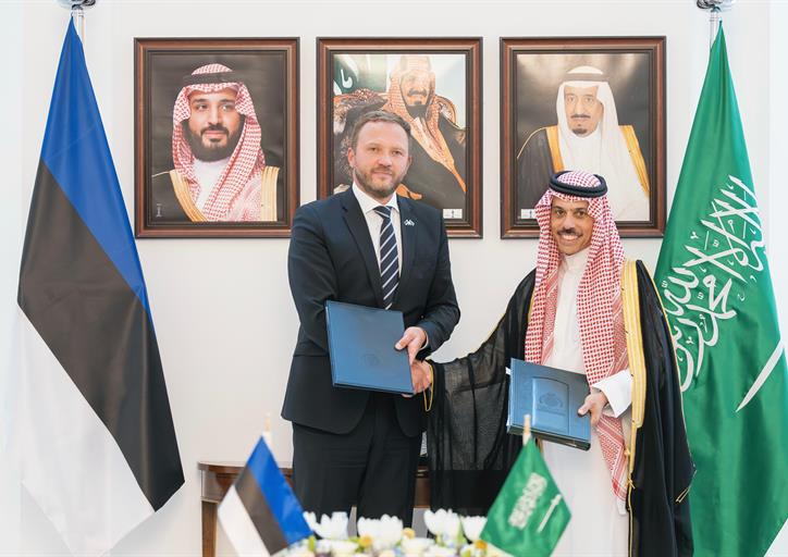 سمو وزير الخارجية يستقبل وزير خارجية إستونيا ويوقعان اتفاقية عامة للتعاون بين البلدين