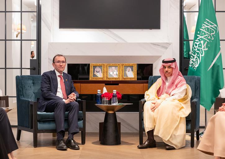 سمو وزير الخارجية يلتقي وزير خارجية النرويج
