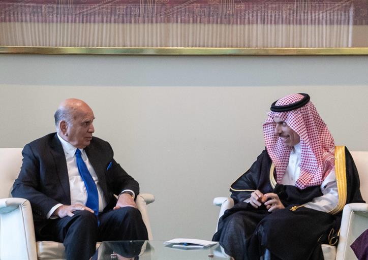 سمو وزير خارجية يلتقي وزير خارجية العراق