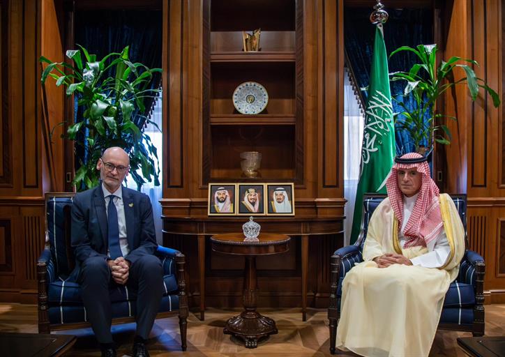 وزير الدولة للشؤون الخارجية يستقبل سفير المملكة المتحدة المعين حديثًا لدى المملكة