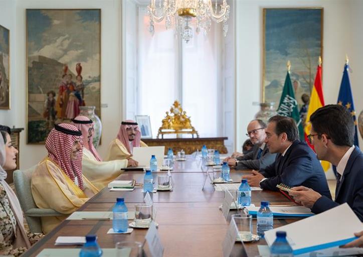 سمو وزير الخارجية يلتقي وزير خارجية إسبانيا