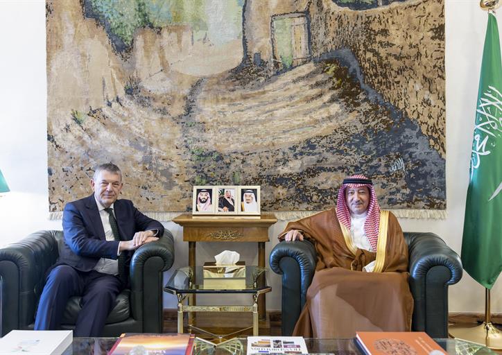 معالي نائب وزير الخارجية يستقبل المفوض العام للأونروا