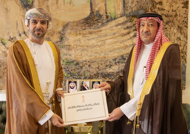 نيابةً عن سمو وزير الخارجية.. معالي نائب وزير الخارجية يتسلّم نسخة من أوراق اعتماد سفير سلطنة عمان لدى المملكة 
