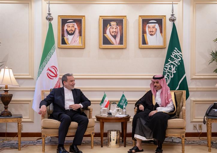 سمو وزير الخارجية يستقبل وزير الخارجية الإيراني