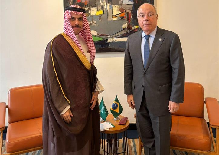 سمو وزير الخارجية يلتقي وزير خارجية البرازيل