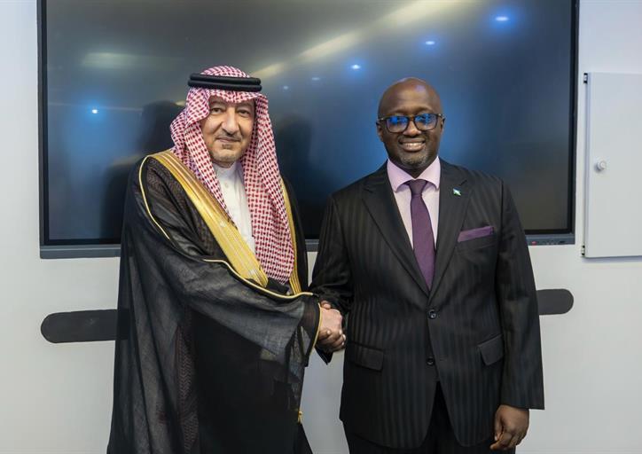 معالي نائب وزير الخارجية يلتقي معالي وزير الخارجية والتعاون الدولي في جمهورية رواندا