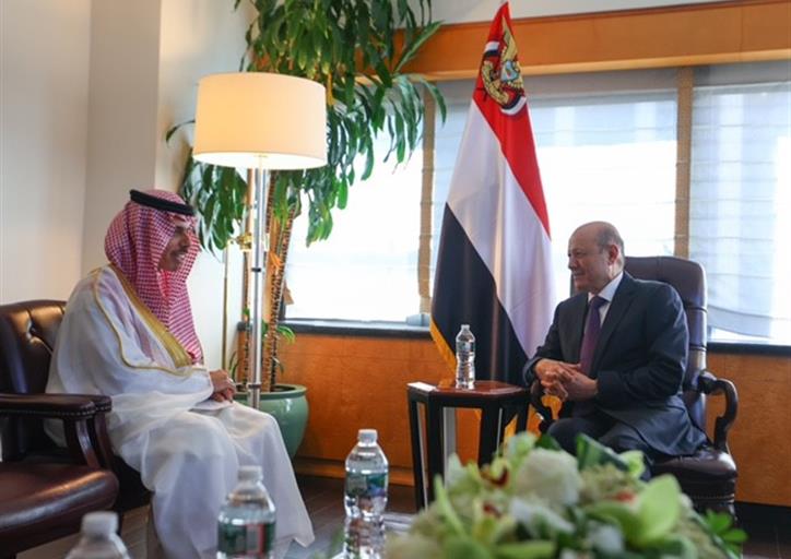 Foreign Minister Meet with Meet with the chairman of Yemen’s Presidential Leadership Council